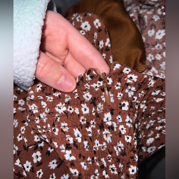 Francesca’s Mallorie Ditsy Floral Smocked Mini Dress Size Medium - Picture 4 of 6